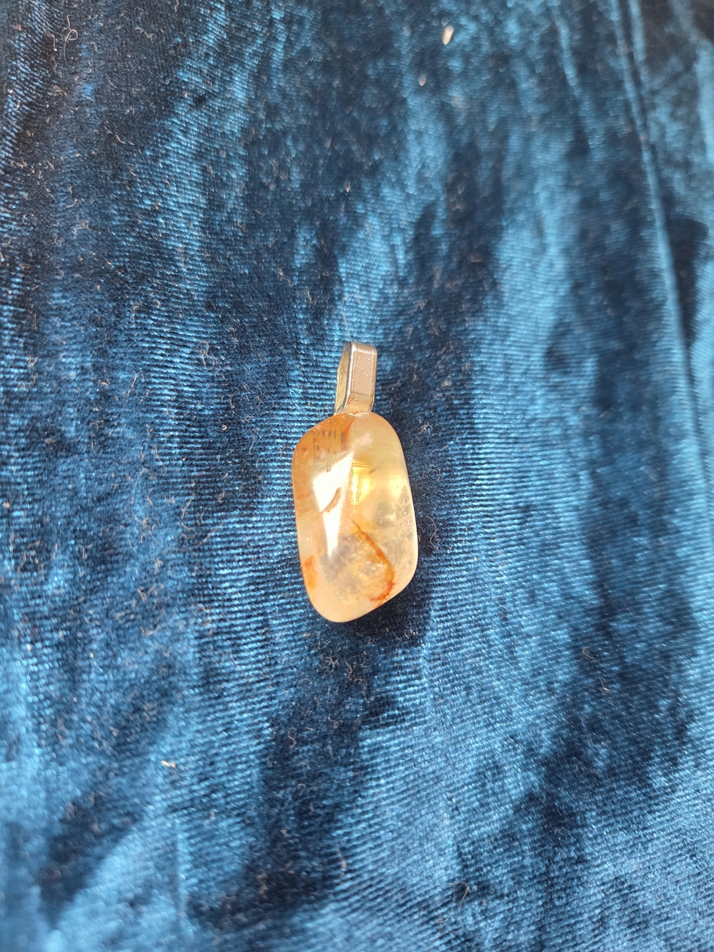 Polished Amber Stone Pendant Necklace – Warm Orange Accent